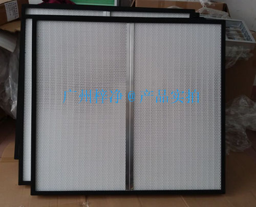 刀架式無(wú)隔板高效過濾器出風(fēng)面帶有一定長(zhǎng)度的刀口 刀架式無(wú)隔板高效過濾器出風(fēng)面帶有一定長(zhǎng)度的刀口