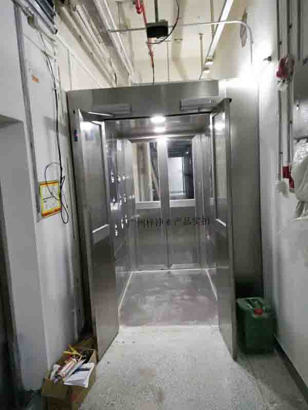 全自動風(fēng)淋室結(jié)構(gòu)特點 全自動風(fēng)淋室結(jié)構(gòu)特點