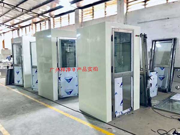 在工業(yè)生產(chǎn)過程中，風淋室作為一種重要的凈化設備