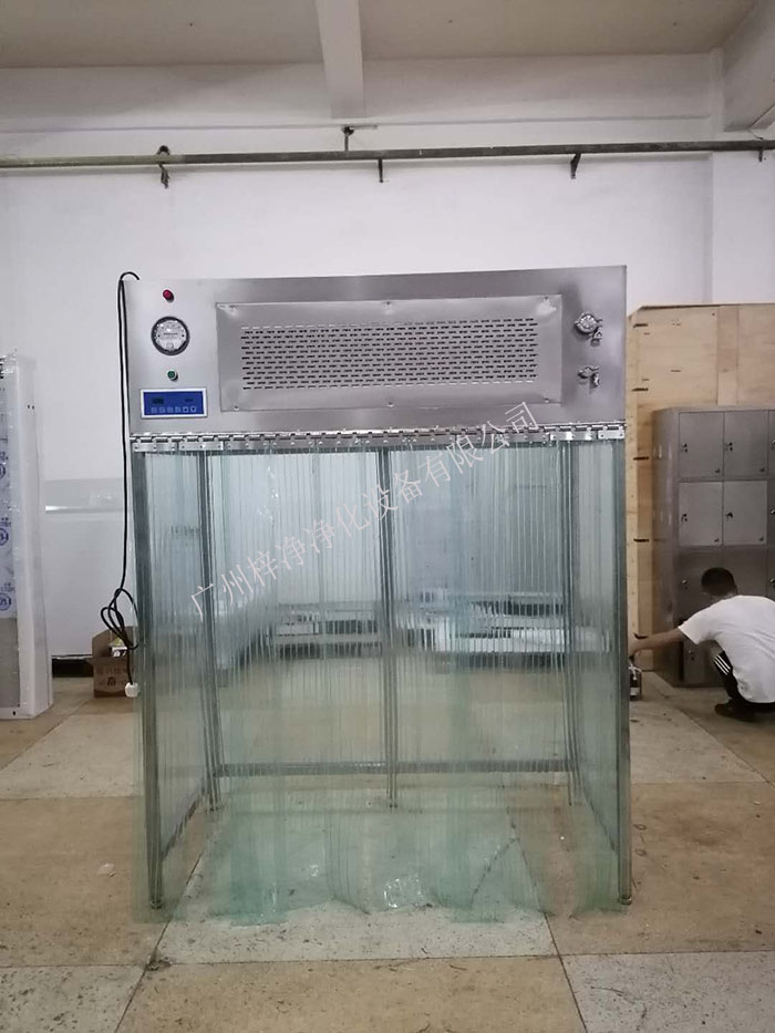 百級(jí)潔凈層流罩制作現(xiàn)場實(shí)拍圖