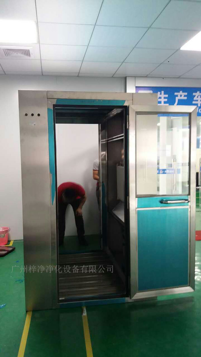 風(fēng)淋室的電源質(zhì)量問題往往容易被忽視，它不僅關(guān)系到風(fēng)淋室的使用效果