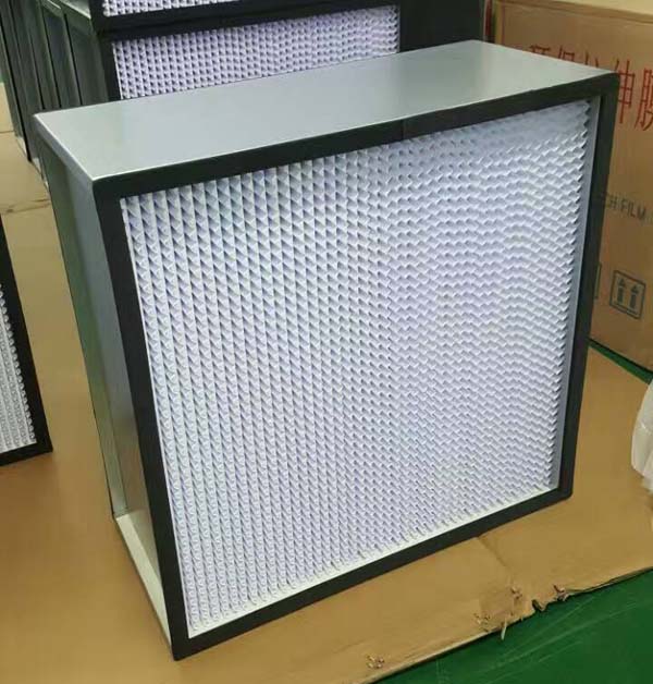 HEPA高效過濾器能夠過濾掉0.3微米以上的微粒，對于大多數(shù)潔凈室的要求已經(jīng)足夠。