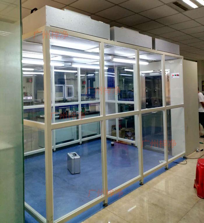 潔凈棚的尺寸應(yīng)根據(jù)潔凈車間的需求而定，形狀一般采用矩形或方形，便于清潔和維護(hù)。