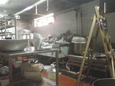 漢麗軒烤肉超市昌平店的后廚環(huán)境。
