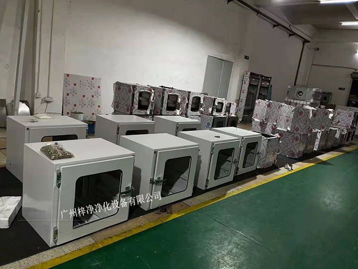 無塵車間風(fēng)淋室傳遞窗和超凈工作臺的相關(guān)介紹